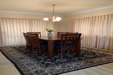 Photo of property in 5 Heyington Way, East Tamaki Heights, Auckland, 2016