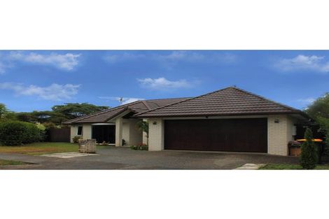 Photo of property in 2 Cambrian Crescent, Flat Bush, Auckland, 2016