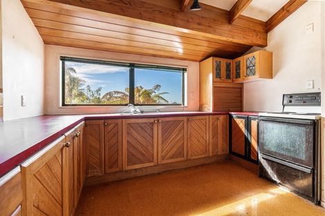 Photo of property in 1/3 Ceramco Place, Torbay, Auckland, 0630