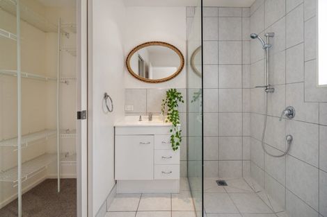 Photo of property in 2/22 Valley Road, Browns Bay, Auckland, 0630