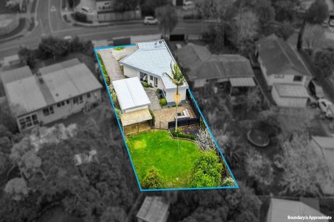 Photo of property in 34 Beechdale Crescent, Pakuranga Heights, Auckland, 2010