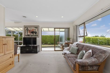 Photo of property in 1/1-3 Rock Isle Road, Torbay, Auckland, 0630