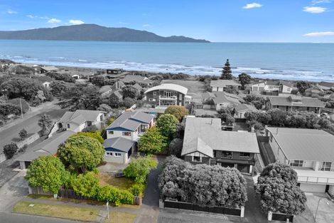 Photo of property in 167 Tutere Street, Waikanae Beach, Waikanae, 5036