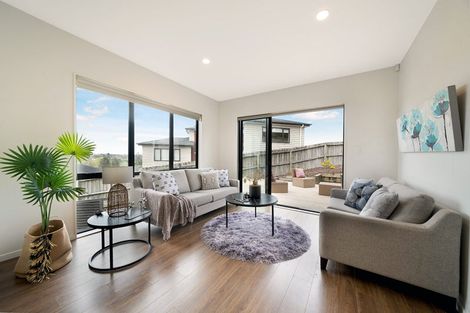 Photo of property in 55 Platinum Rise, Ranui, Auckland, 0612