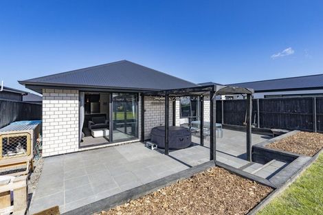 Photo of property in 19 Croydon Street, Woodend, 7610