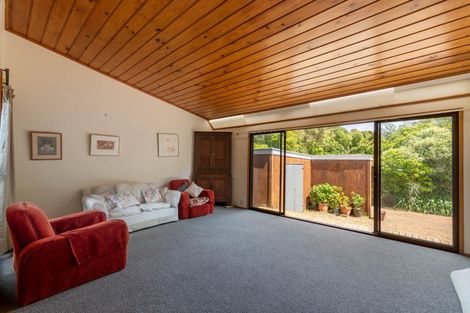 Photo of property in 21 Raroa Place, Pukerua Bay, 5026