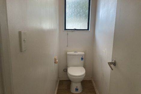 Photo of property in 19a Etherton Drive, Weymouth, Auckland, 2103