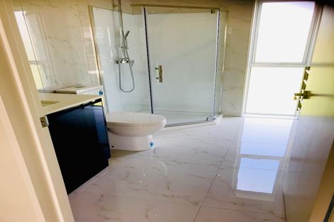 Photo of property in 4035e Great North Road, Glen Eden, Auckland, 0602