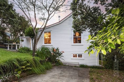 Photo of property in 4 Gow Street, Helensville, 0800