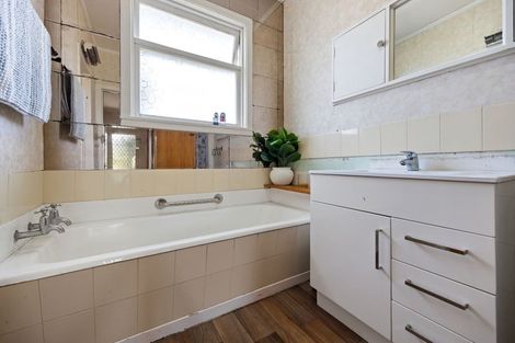 Photo of property in 17 Charles Crescent, Beerescourt, Hamilton, 3200