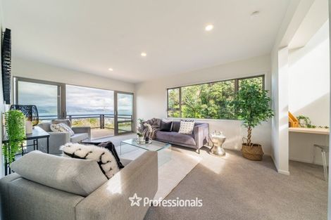 Photo of property in 2 Stanhope Grove, Korokoro, Lower Hutt, 5012