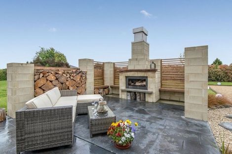 Photo of property in 21 Teviotview Place, Amberley, 7410