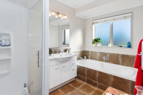 Photo of property in 48 Woodleigh Place, Ohauiti, Tauranga, 3112