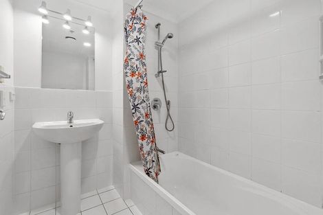 Photo of property in The Rennaissance, 5j/18 Ronwood Avenue, Manukau, Auckland, 2104