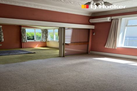 Photo of property in 74 Hargest Crescent, Saint Clair, Dunedin, 9012