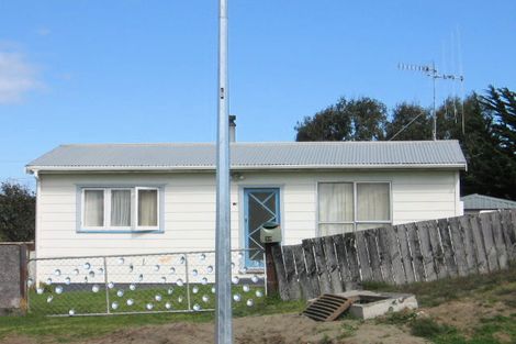 Photo of property in 38 Pratt Avenue, Foxton Beach, Foxton, 4815