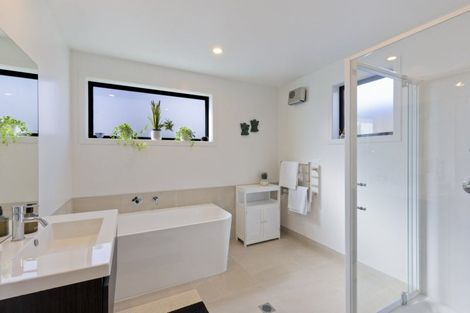 Photo of property in 11 Red Cottage Drive, Lake Hayes, Queenstown, 9304