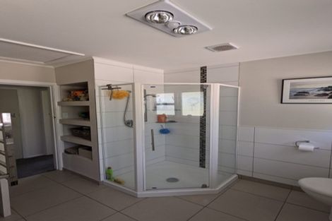 Photo of property in 48a Queenwood Road, Levin, 5510