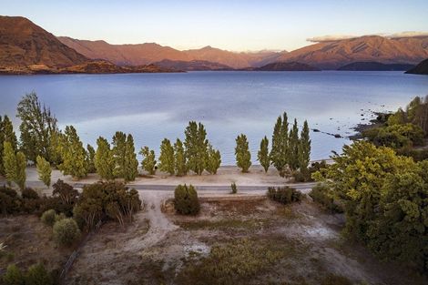 Photo of property in 335 Beacon Point Road, Wanaka, 9305