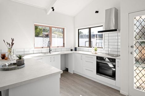 Photo of property in 14 Totara Drive, St Andrews, Hamilton, 3200