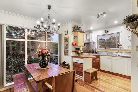 Photo of property in 66 Atkinson Road, Titirangi, Auckland, 0604