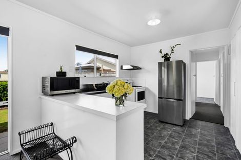 Photo of property in 2/353 Saint Aubyn, Moturoa, New Plymouth, 4310