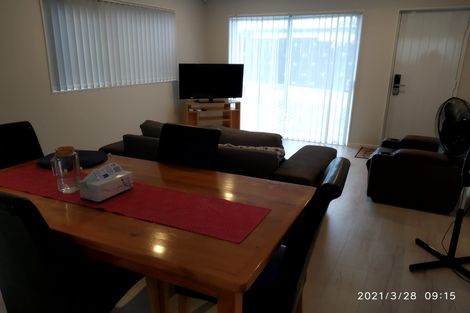 Photo of property in 4035e Great North Road, Glen Eden, Auckland, 0602