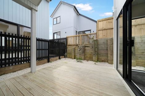 Photo of property in 38 Papai Lane, Massey, Auckland, 0614