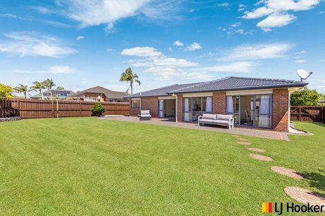 Photo of property in 11 Trossach Place, Wattle Downs, Auckland, 2103