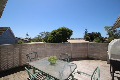 Photo of property in 3 Wattle Street, New Lynn, Auckland, 0600