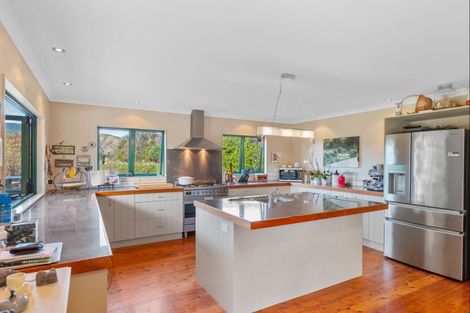 Photo of property in 389 Tararua Road, Levin, 5571