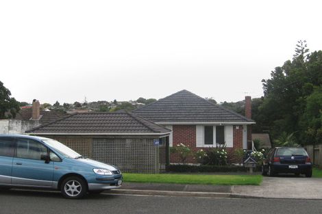 Photo of property in 1/2 Napoleon Avenue, Milford, Auckland, 0620