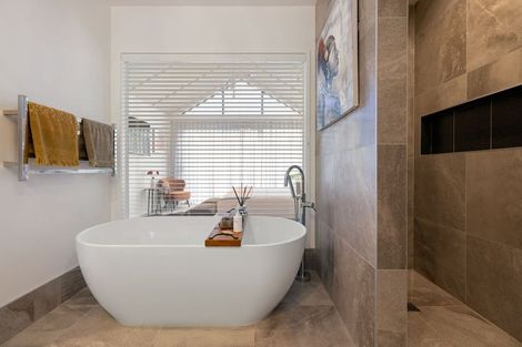 Photo of property in 70 Magellan Rise, Flagstaff, Hamilton, 3210