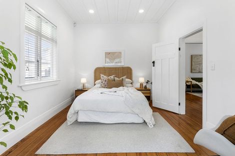 Photo of property in 29 Stafford Road, Northcote Point, Auckland, 0627