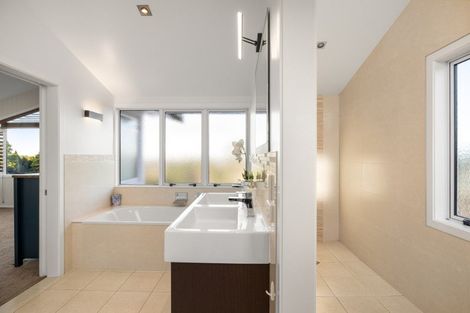 Photo of property in 24 Claremont Terrace, Otumoetai, Tauranga, 3110