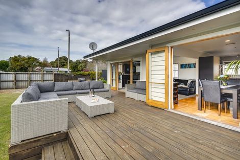 Photo of property in 2 Veronica Avenue, Marewa, Napier, 4110