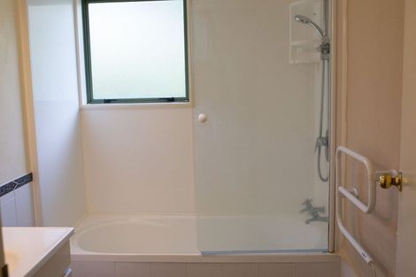 Photo of property in 9 Amokura Street, Waikanae, 5036