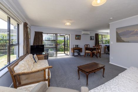 Photo of property in 2 Kanawa Street, Waikanae, 5036