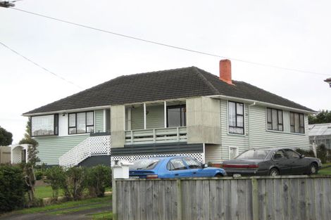 Photo of property in 16 Aotea Street, Welbourn, New Plymouth, 4312
