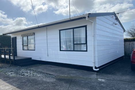 Photo of property in 1/1 Taikata Road, Te Atatu Peninsula, Auckland, 0610