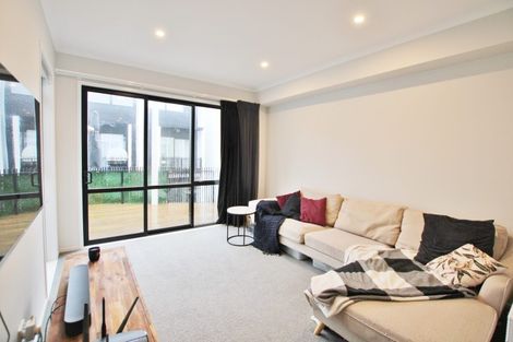 Photo of property in 5 William Stratton Lane, Hobsonville, Auckland, 0616