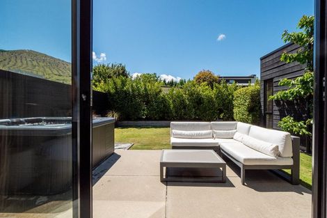 Photo of property in 1 Larkins Way, Arthurs Point, Queenstown, 9371