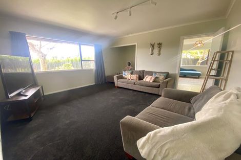 Photo of property in 7 Sealand Place, Mangere Bridge, Auckland, 2022