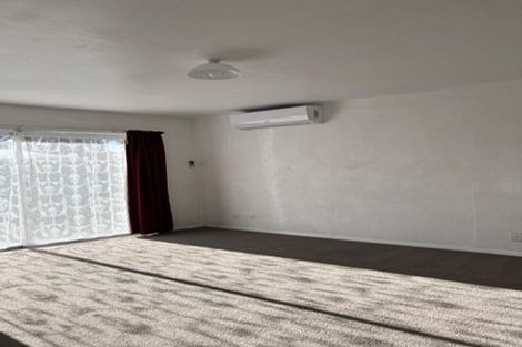 Photo of property in 68 Sutton Crescent, Papakura, 2110