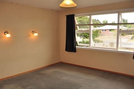 Photo of property in 87 Bickerton Street, Wainoni, Christchurch, 8061