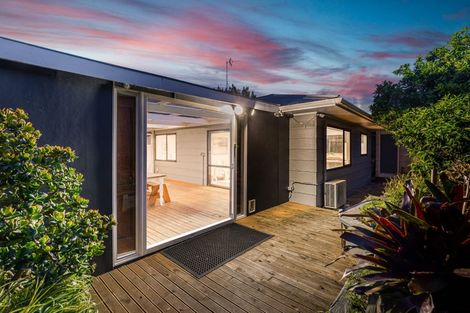 Photo of property in 2/26 Forest Hill Road, Henderson, Auckland, 0612