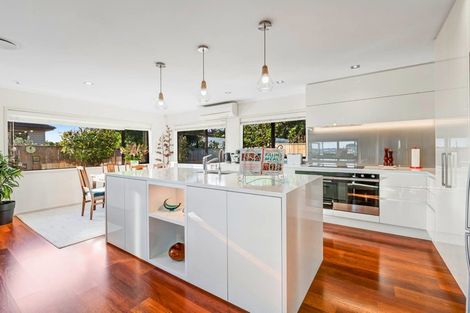 Photo of property in 14 Seamount Drive, Red Beach, 0932