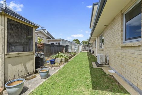 Photo of property in 3 Mahoe Street, Strandon, New Plymouth, 4312
