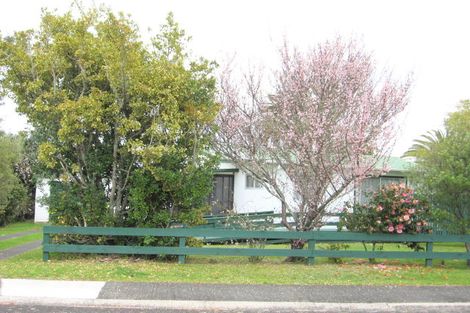 Photo of property in 10 School Road, Whitianga, 3510