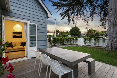 Photo of property in 1/23 Gladstone Road, Northcote, Auckland, 0627